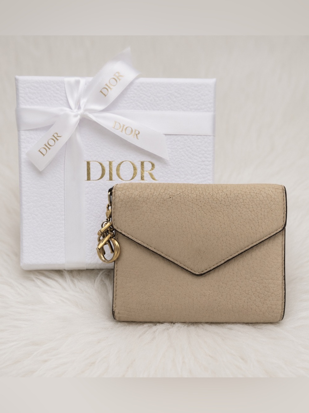 💛🤍💛Christian Dior Logo Charm Wallet Bundle💛🤍💛